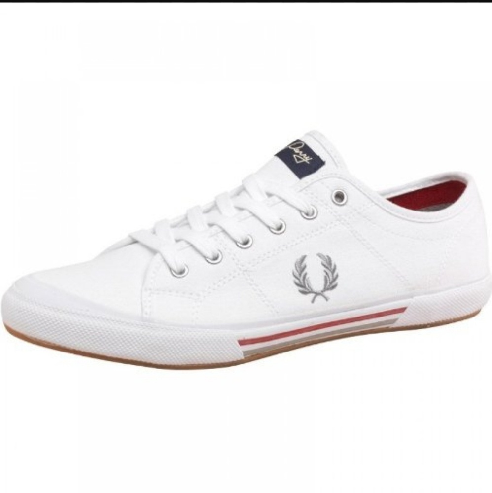 Fred Perry tennis shoe